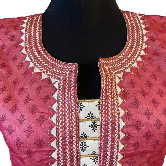 Pink Embroidered Traditional Kurta Tunic - Picture 6 of 16